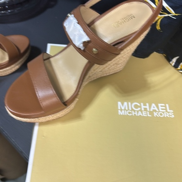 Michael Michael Kors Farrah Leather Wedge Sandal size 9.